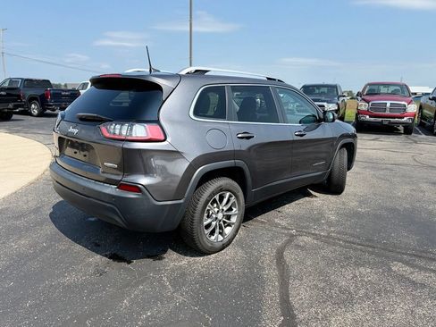 Used 2019 Jeep Cherokee Latitude Plus w/ Cold Weather Group AWD/4WD image 2