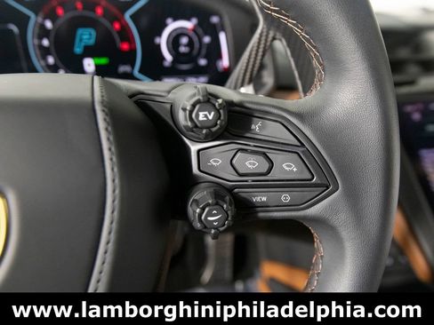 Used 2024 Lamborghini Revuelto AWD/4WD image 19