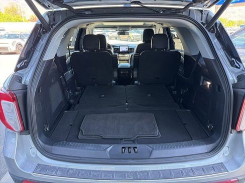 Used 2021 Ford Explorer Limited w/ Equipment Group 301A AWD/4WD image 29