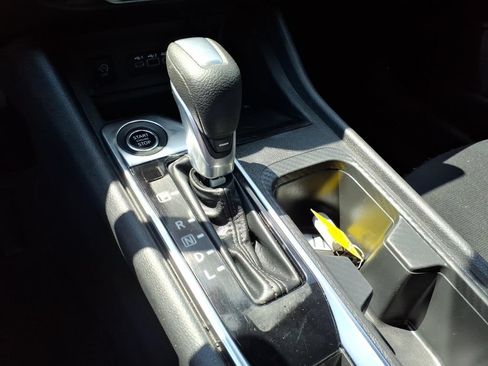 Used 2025 Nissan Sentra SV FWD image 8