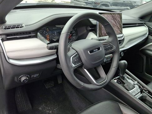 Used 2024 Jeep Compass Limited image 25