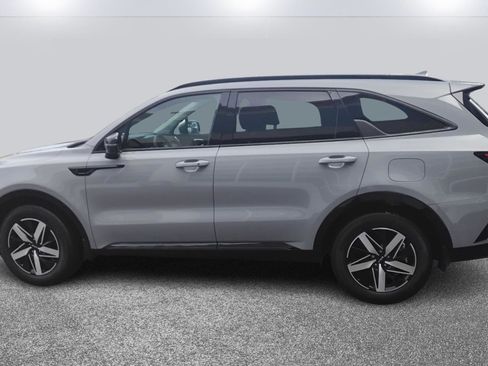 Used 2022 Kia Sorento EX w/ Panoramic Sunroof Package image 6