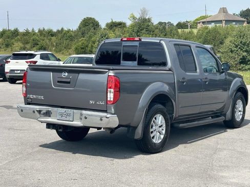 Used 2017 Nissan Frontier SV w/ SV Value Truck Package AWD/4WD image 7