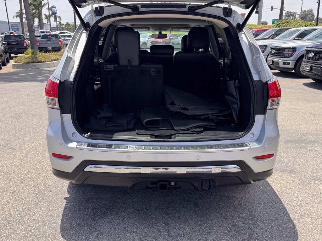 Used 2015 Nissan Pathfinder Platinum w/ Cargo Package FWD image 13