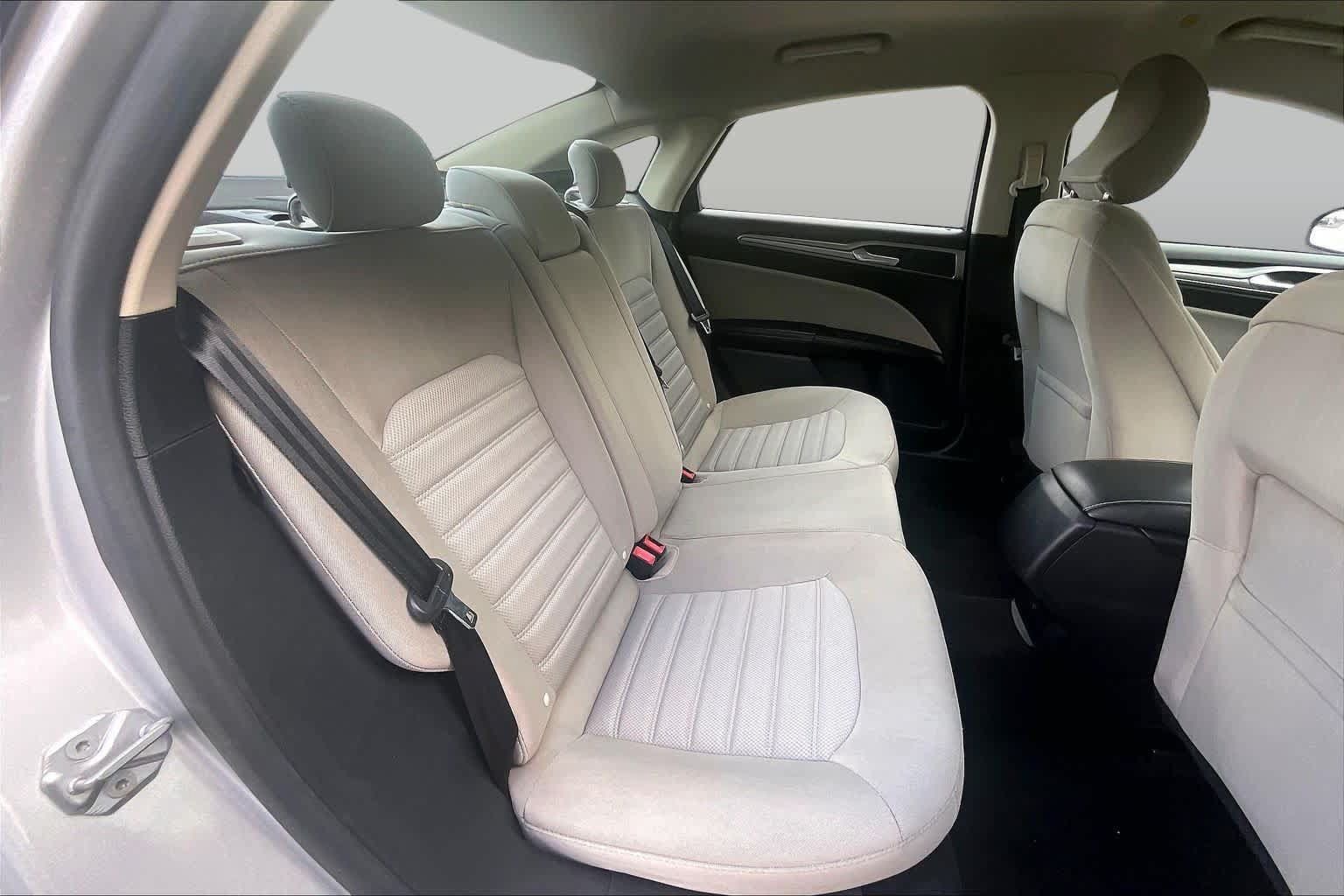 Used 2018 Ford Fusion S FWD image 19