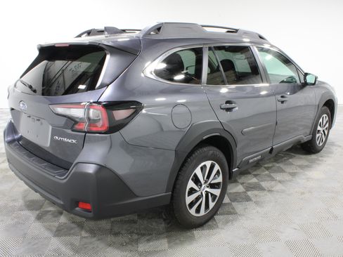 Used 2025 Subaru Outback Premium w/ Popular Package #1A AWD/4WD image 36