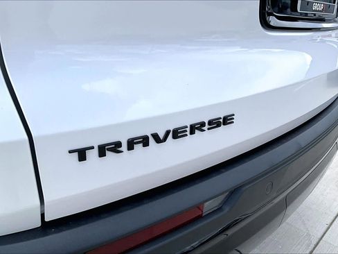 Used 2024 Chevrolet Traverse LT w/ Enhanced Driving Package FWD image 30