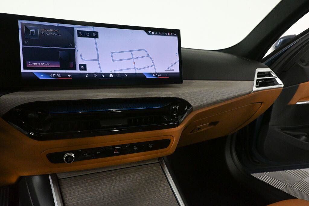 Used 2025 BMW 330i Sedan RWD image 8