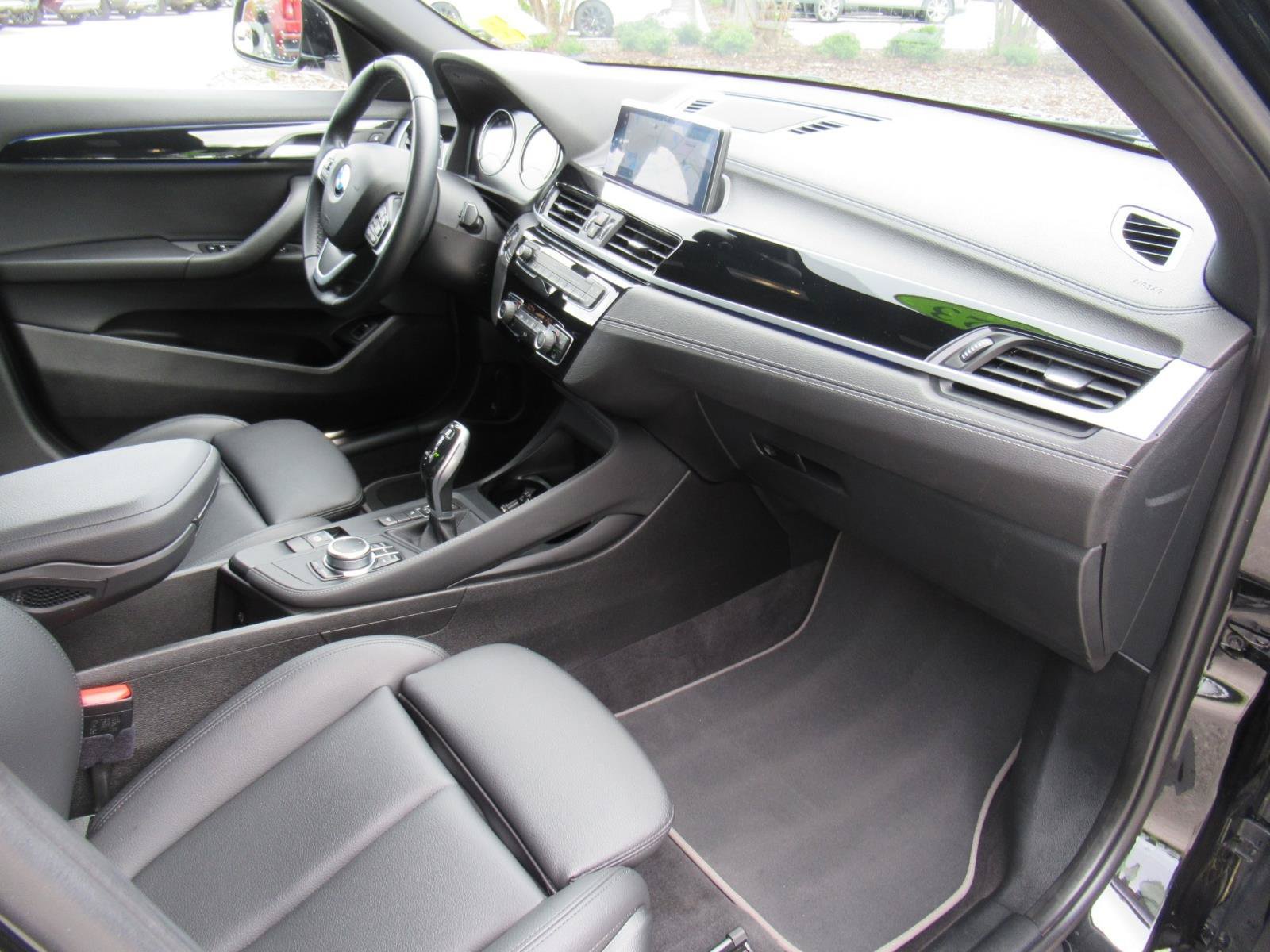 Used 2023 BMW X2 xDrive28i AWD/4WD image 11