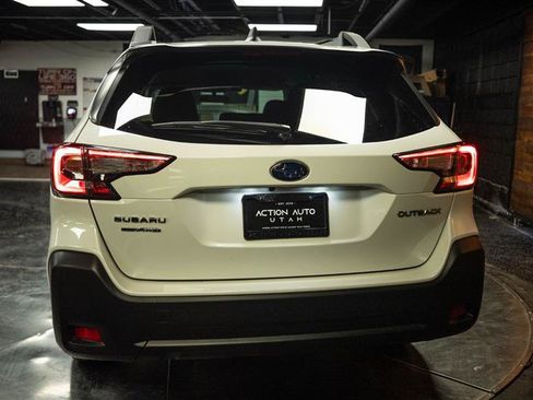 Used 2025 Subaru Outback Premium AWD/4WD image 6