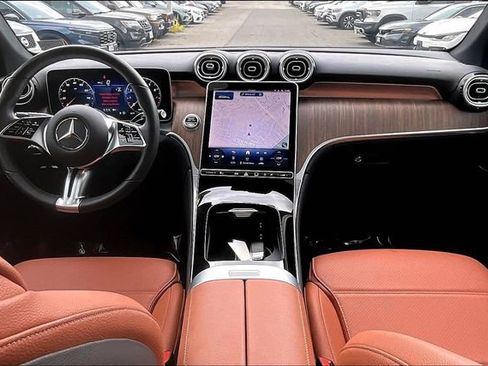 Used 2026 Mercedes-Benz GLC 300 4MATIC image 12