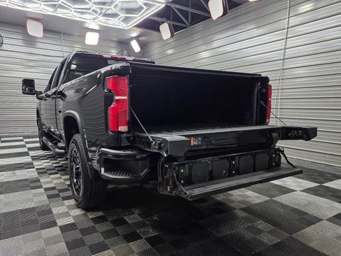 Used 2024 Chevrolet Silverado 2500 LT w/ Midnight Edition AWD/4WD image 11