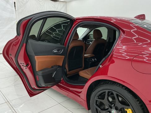 Used 2019 Alfa Romeo Giulia RWD image 22