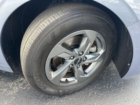 Used 2023 Kia K5 LXS image 9