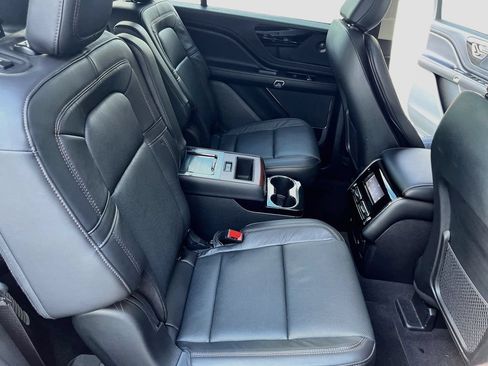 Used 2023 Lincoln Aviator Reserve w/ Equipment Group 201A AWD/4WD image 29