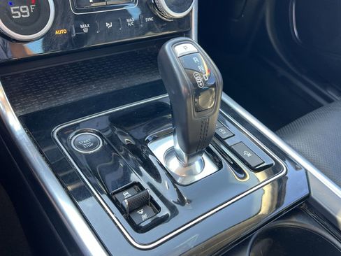 Used 2020 Jaguar XE S RWD image 28