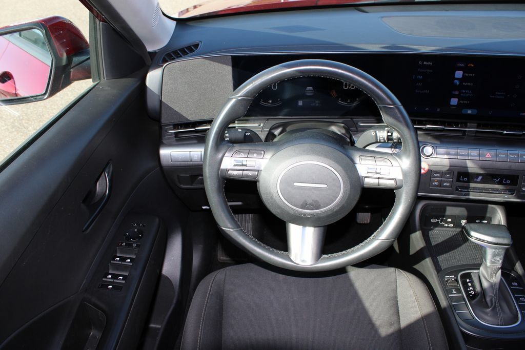 Used 2025 Hyundai Kona SEL AWD/4WD image 6