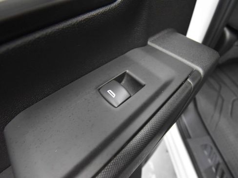 Used 2025 Chevrolet Silverado 2500 Custom w/ Custom Value Package image 10