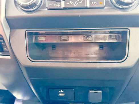 Used 2018 Ford F250 XLT w/ XLT Value Package AWD/4WD image 29