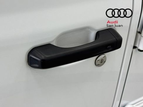 Used 2025 Jeep Wrangler Unlimited Rubicon image 8