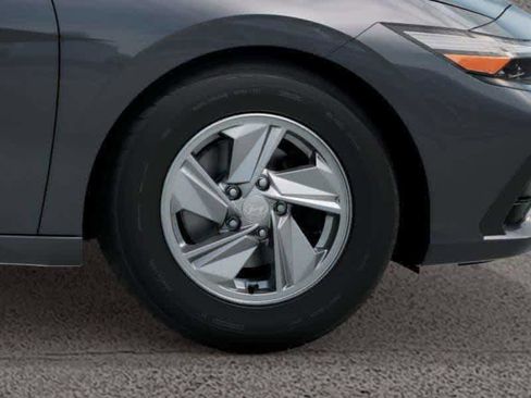 New 2026 Hyundai Elantra SE FWD image 8