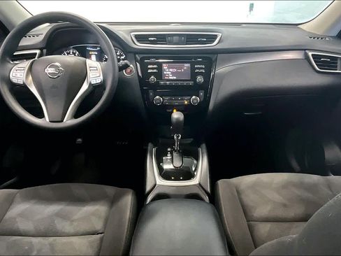 Used 2016 Nissan Rogue SV image 9