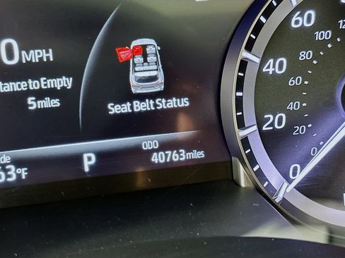 Used 2023 Toyota Highlander XLE AWD/4WD image 12