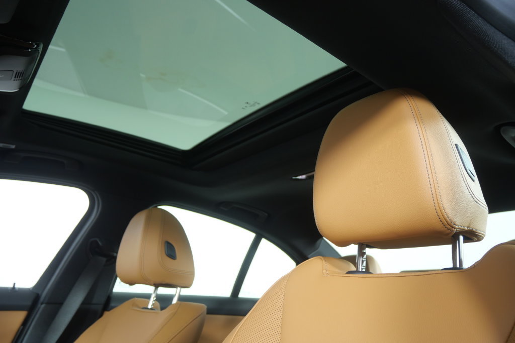 Certified 2025 BMW 330i Sedan RWD image 12