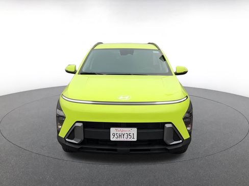 Used 2025 Hyundai Kona SEL image 2