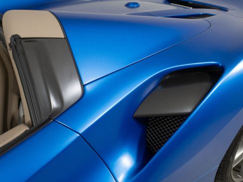 Used 2018 Ferrari 488 Spider image 17