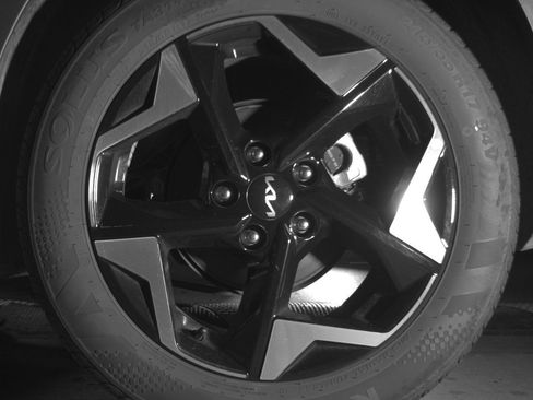 Used 2025 Kia Seltos S image 14