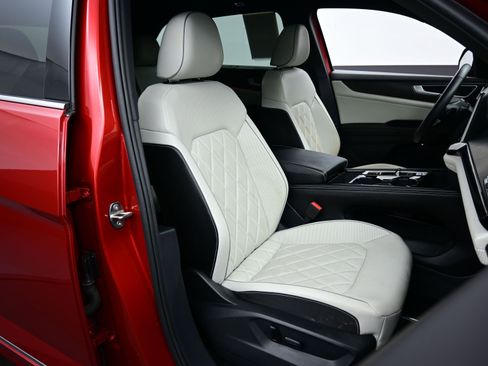 Used 2024 Volkswagen Atlas Cross Sport SEL Premium R-Line image 14