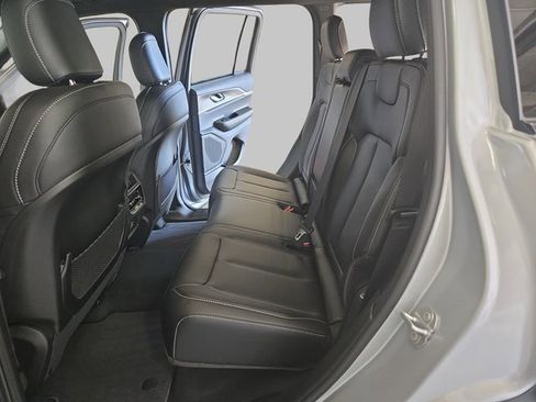New 2025 Jeep Grand Cherokee Limited w/ Trailer Tow Package image 15