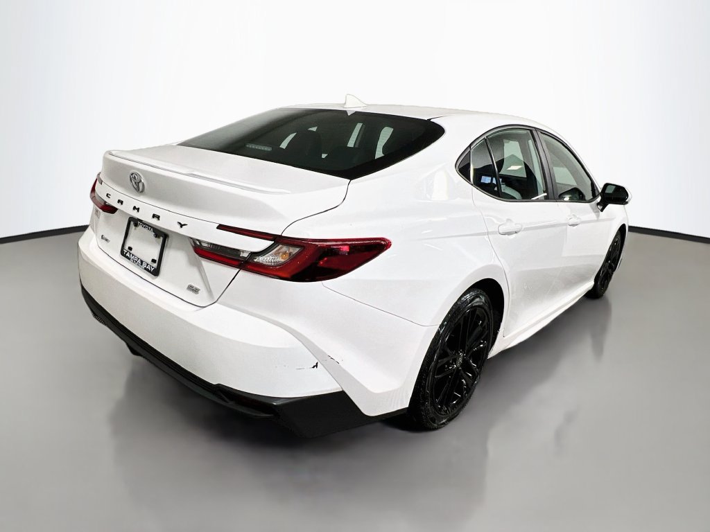 Used 2025 Toyota Camry SE FWD image 3