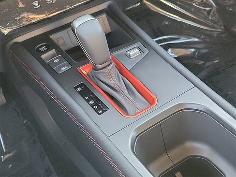 New 2026 Nissan Kicks SR image 10