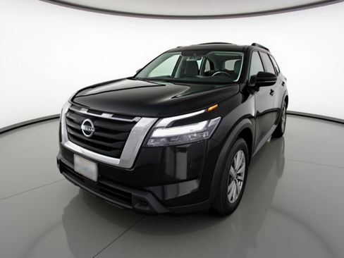 Used 2025 Nissan Pathfinder SV AWD/4WD image 3