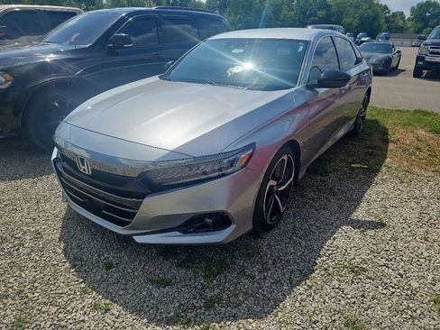 Used 2022 Honda Accord Sport image 3