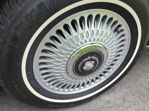 Used 1990 Cadillac De Ville Coupe FWD image 38