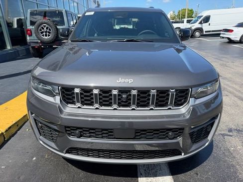 New 2026 Jeep Grand Cherokee Limited AWD/4WD image 2
