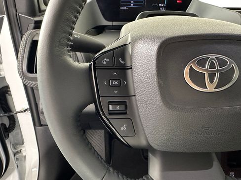 Used 2025 Toyota bZ4X Limited image 15