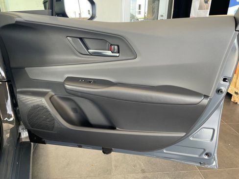 Certified 2025 Toyota Prius XLE image 16