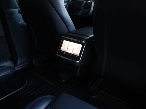 Used 2023 Tesla Model X AWD/4WD image 31