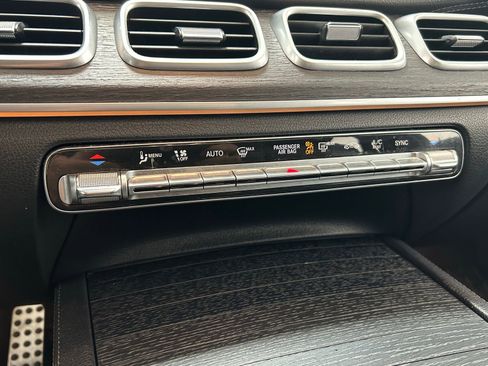 Used 2022 Mercedes-Benz GLS 450 4MATIC w/ AMG Line Exterior image 21