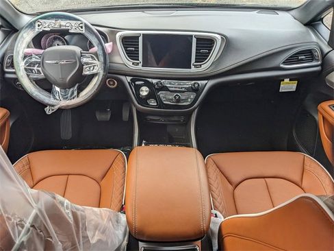 New 2026 Chrysler Pacifica Pinnacle image 13