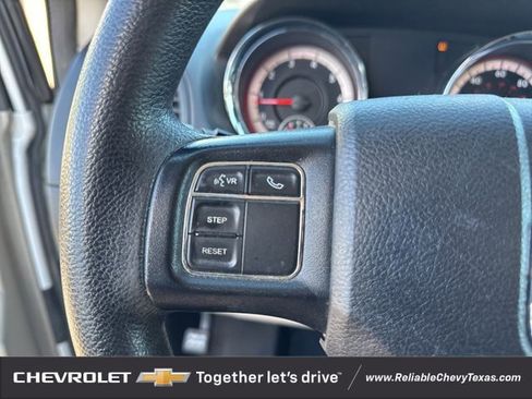 Used 2018 Dodge Grand Caravan SE w/ UConnect Hands-Free Group image 20