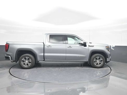 Used 2025 GMC Sierra 1500 SLT AWD/4WD image 9