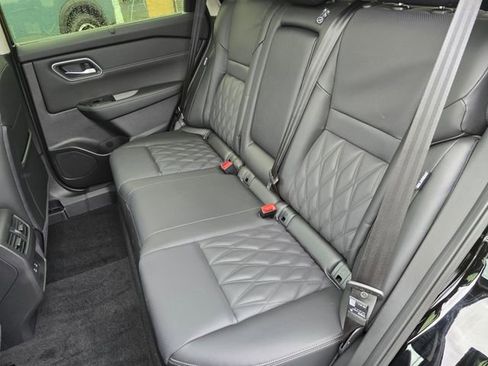 New 2026 Nissan Rogue Platinum AWD/4WD image 16