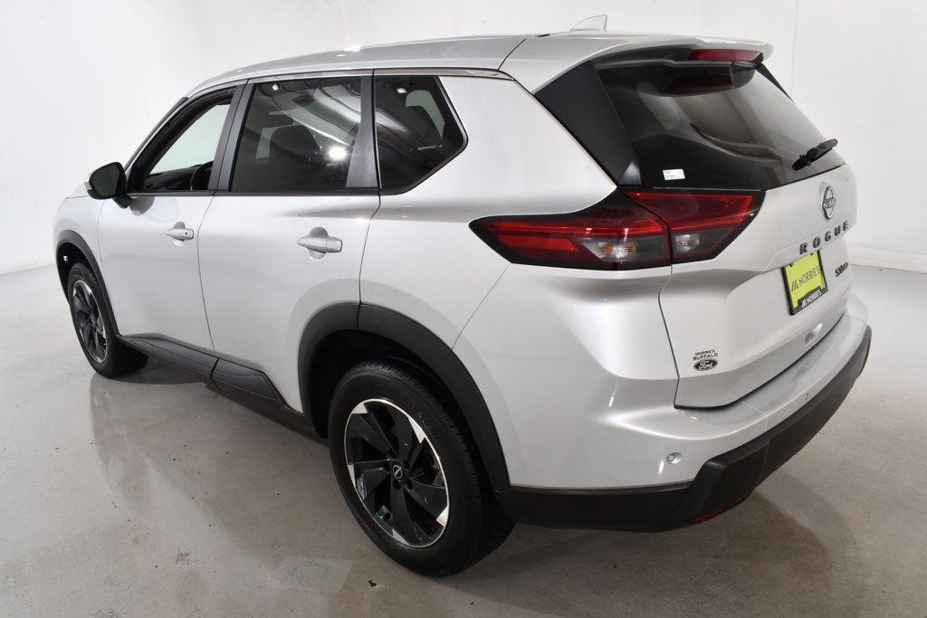 Used 2024 Nissan Rogue SV AWD/4WD image 15