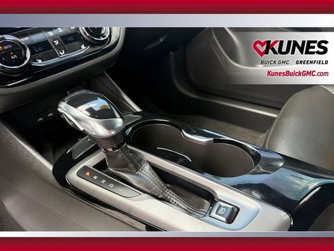 Used 2025 Buick Envista Sport Touring w/ Experience Buick Package FWD image 17