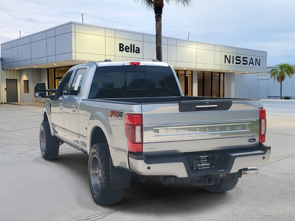 Used 2022 Ford F350 Platinum AWD/4WD image 4